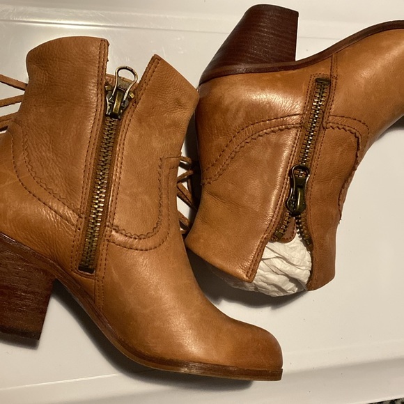 Sam Edelman booties - Picture 4 of 8